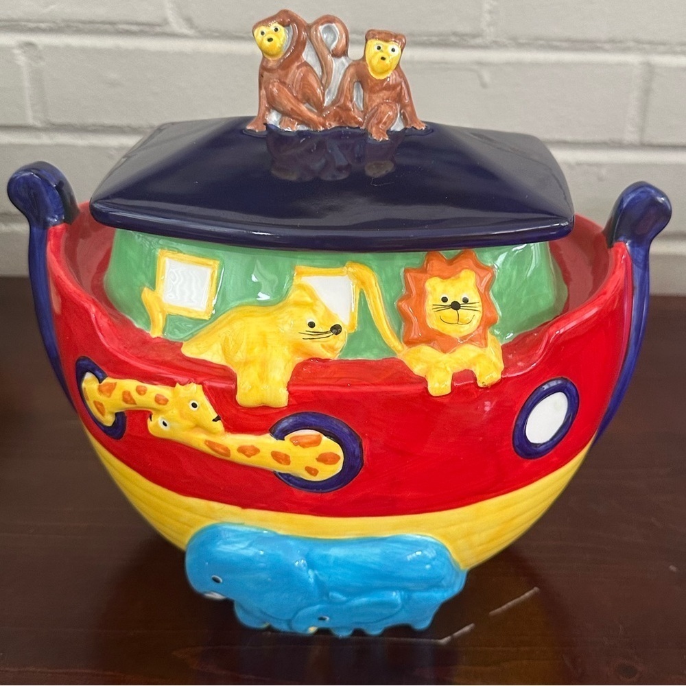 Dansk Noah’s ark cookie jar